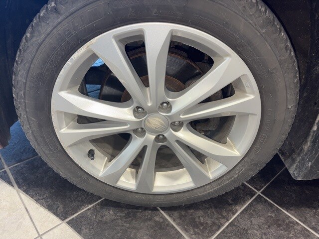 2014 Subaru Legacy 2.5i photo 2