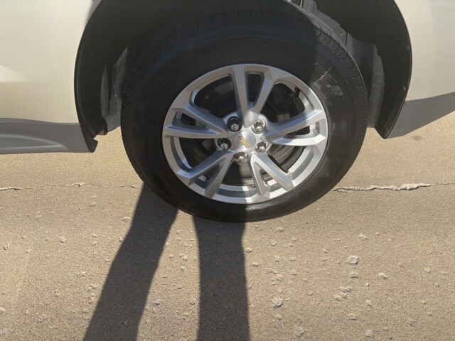 2016 Chevrolet Equinox LT photo 4