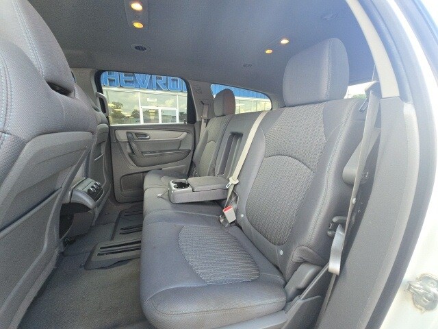 2015 Chevrolet Traverse 1LT photo 3