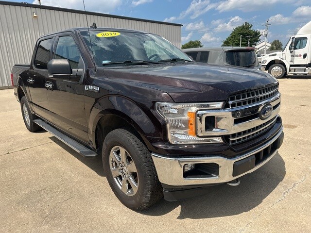 2019 Ford F-150 XLT photo 2