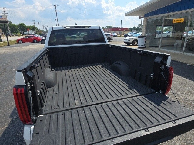 2024 Toyota Tundra SR5 photo 3