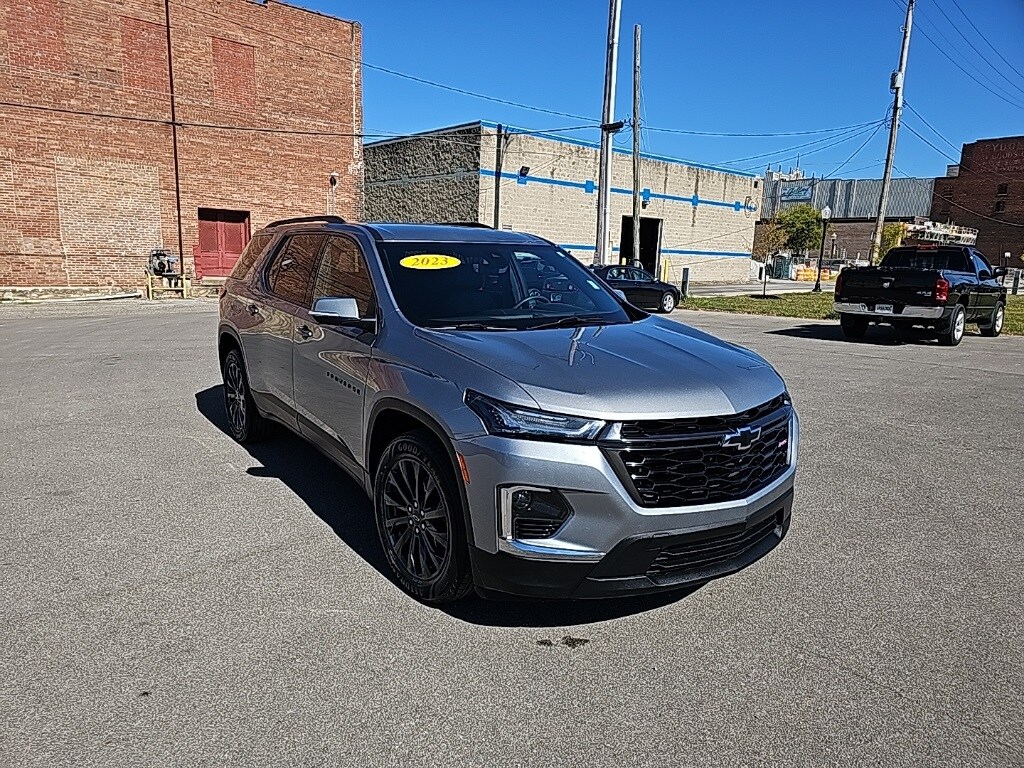 2023 Chevrolet Traverse RS photo 3