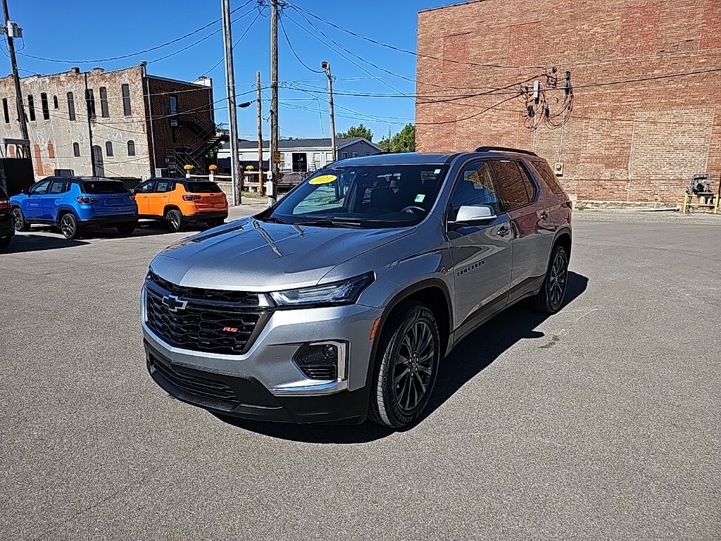 2023 Chevrolet Traverse RS photo 2