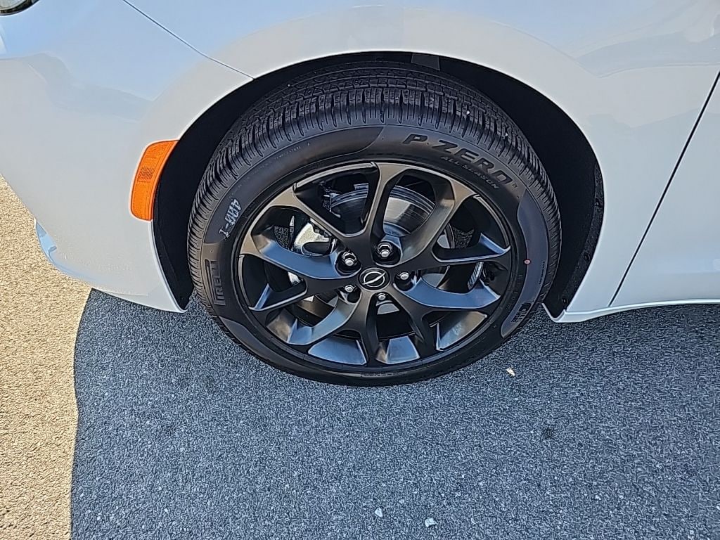 2026 Chrysler Pacifica Limited - Photo 10