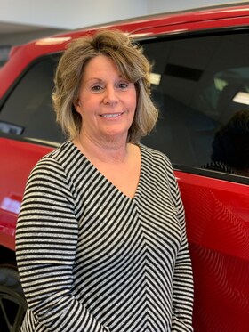 Staff member Lori Nolte from ID_024f24f0b2d3