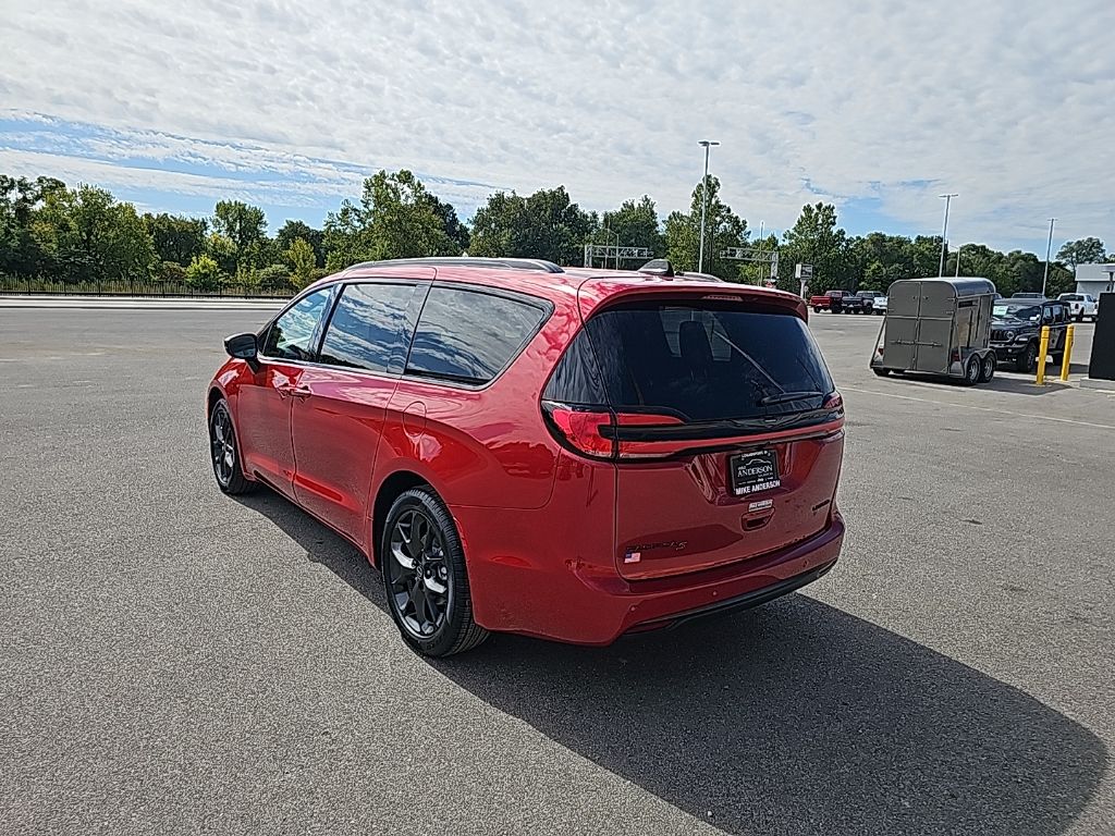2026 Chrysler Pacifica Limited - Photo 8