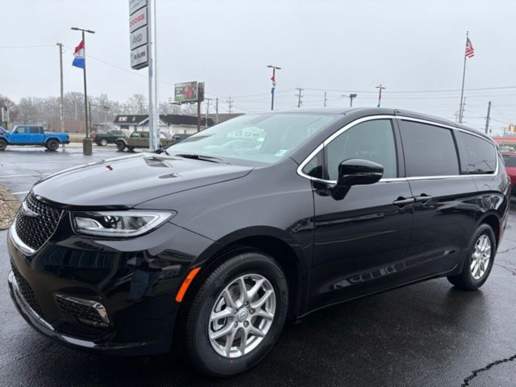 New 2026 Chrysler Pacifica SELECT Passenger Van