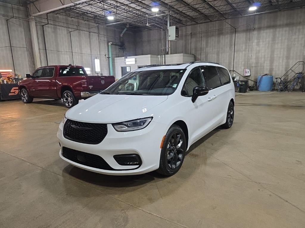 Used 2024 Chrysler Pacifica Touring L Van Passenger Van