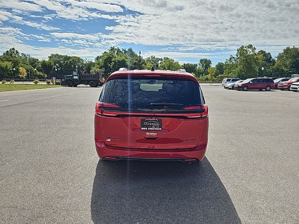 2026 Chrysler Pacifica Limited - Photo 6