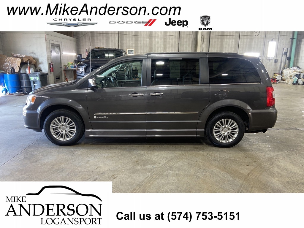 For Sale Used 2015 Chrysler Town & Country - BraunAbility Power