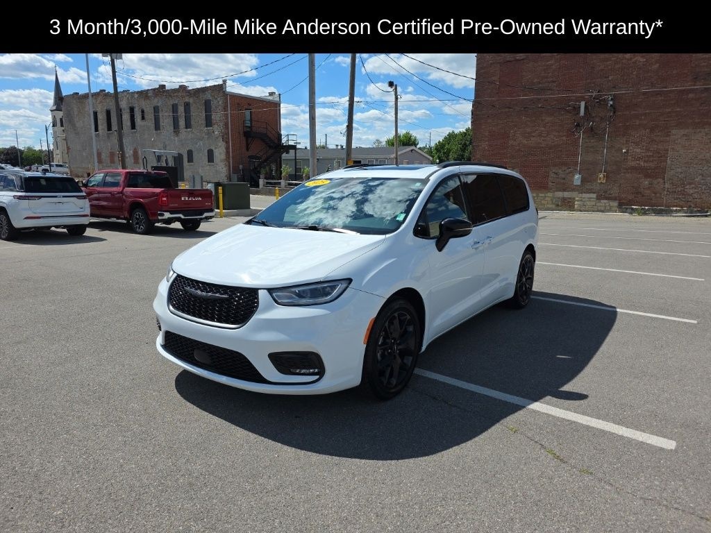 Used 2025 Chrysler Pacifica Limited Van Passenger Van