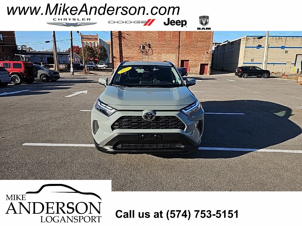 2023 Toyota RAV4 XLE's photo