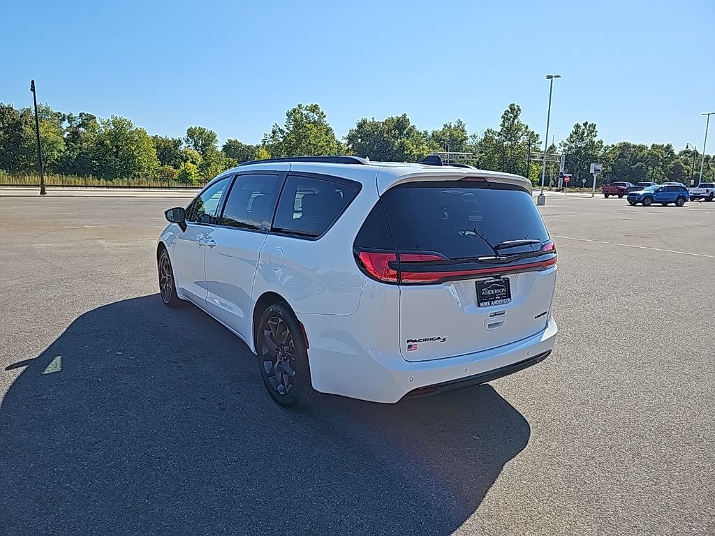 2026 Chrysler Pacifica Limited - Photo 8