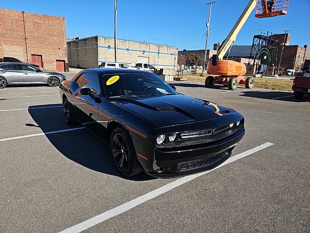 Used 2016 Dodge Challenger SXT Coupe
