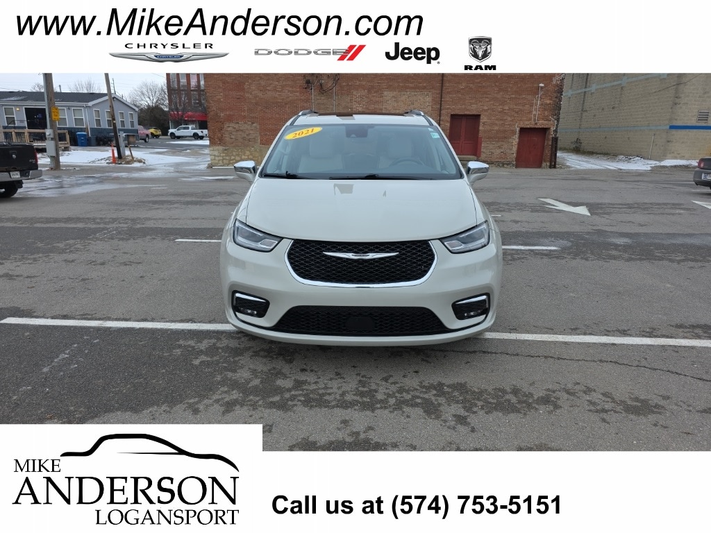 2021 Chrysler Pacifica Limited's photo