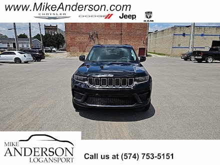 2023 Jeep Grand Cherokee Laredo SUV