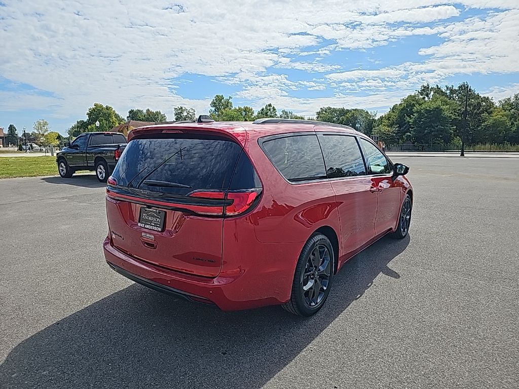 2026 Chrysler Pacifica Limited - Photo 7