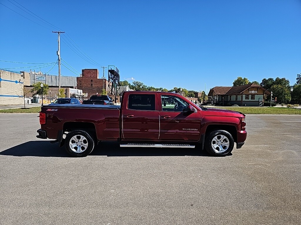 2017 Chevrolet Silverado 1500 photo 3