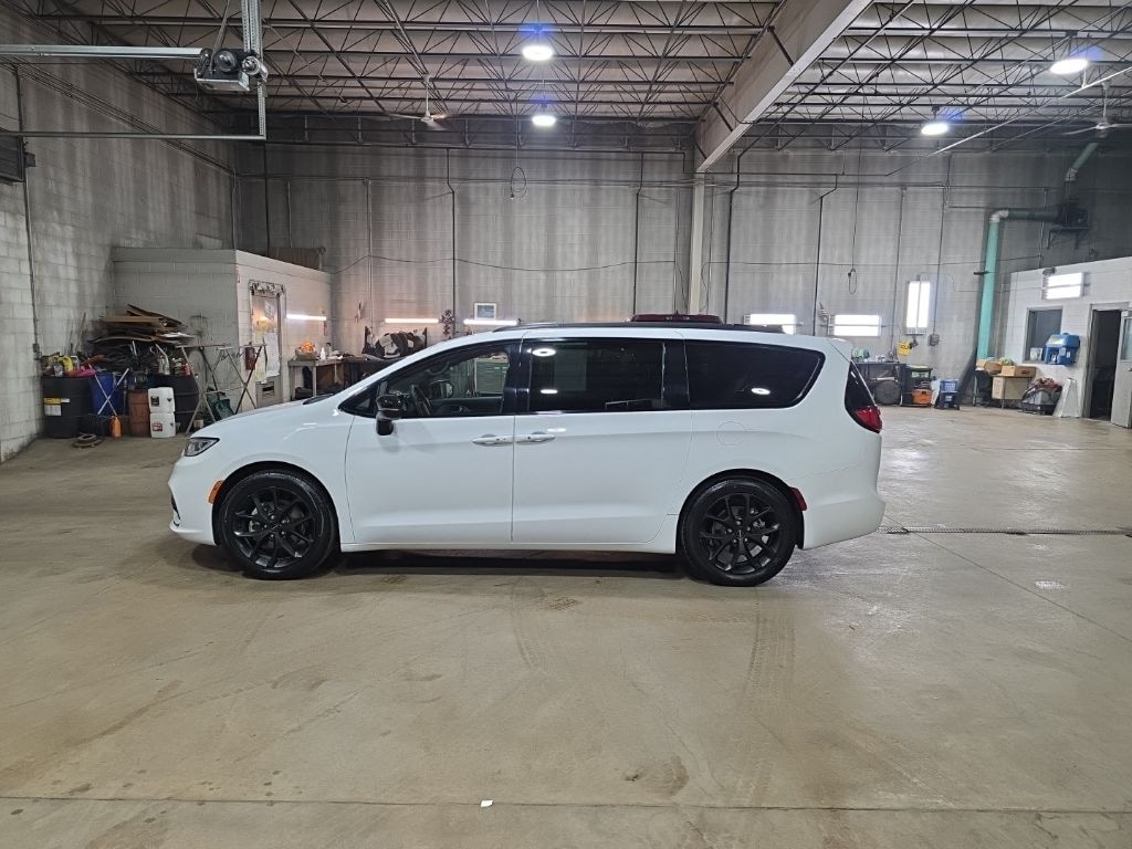 Used 2024 Chrysler Pacifica Touring L Van Passenger Van