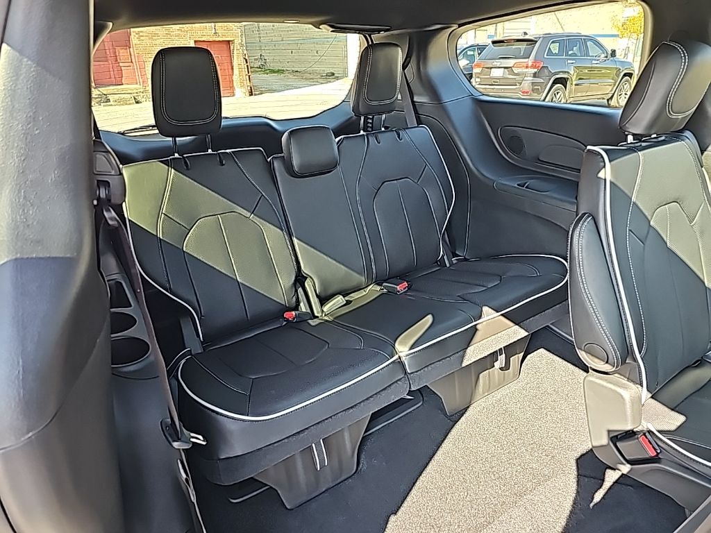 2026 Chrysler Pacifica Limited - Photo 17