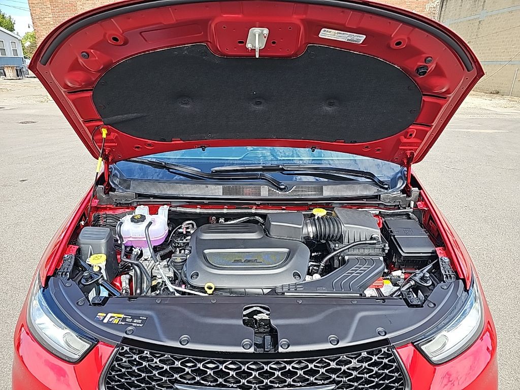 2026 Chrysler Pacifica Limited - Photo 9