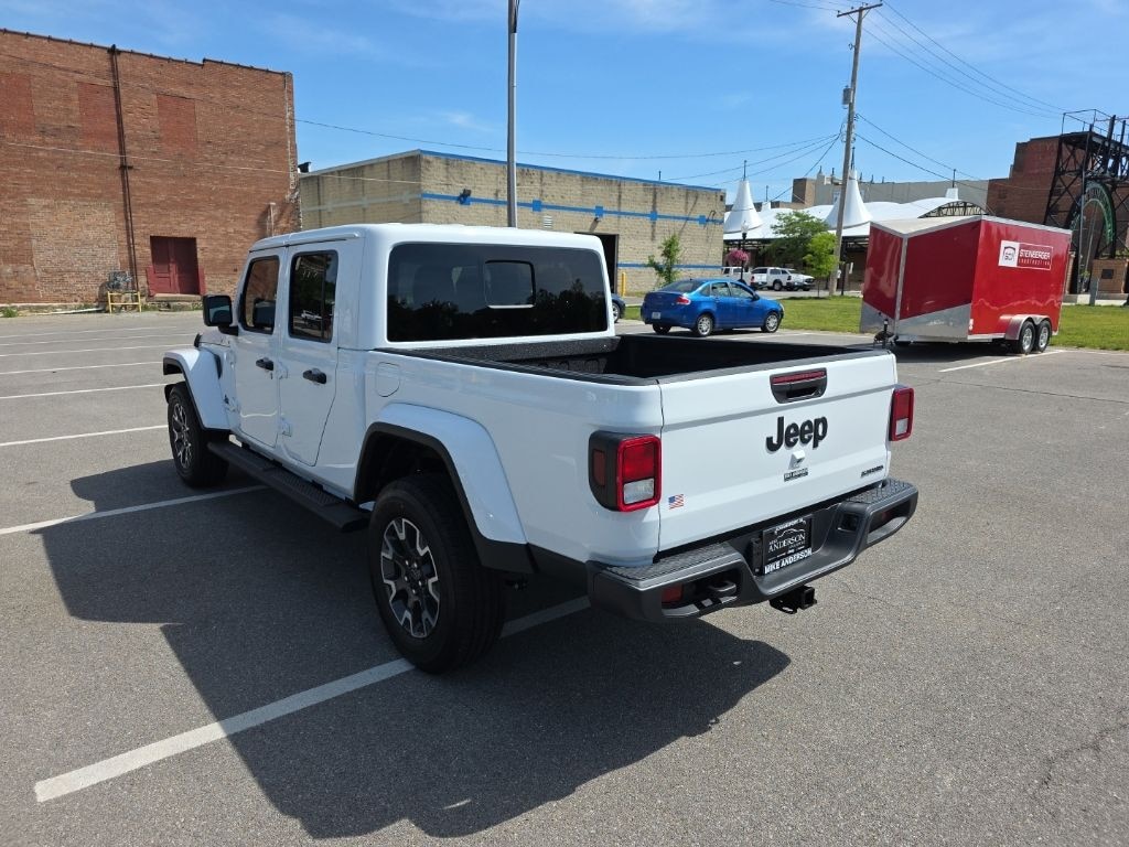 New 2026 Jeep Gladiator SAHARA 4X4 Pickup