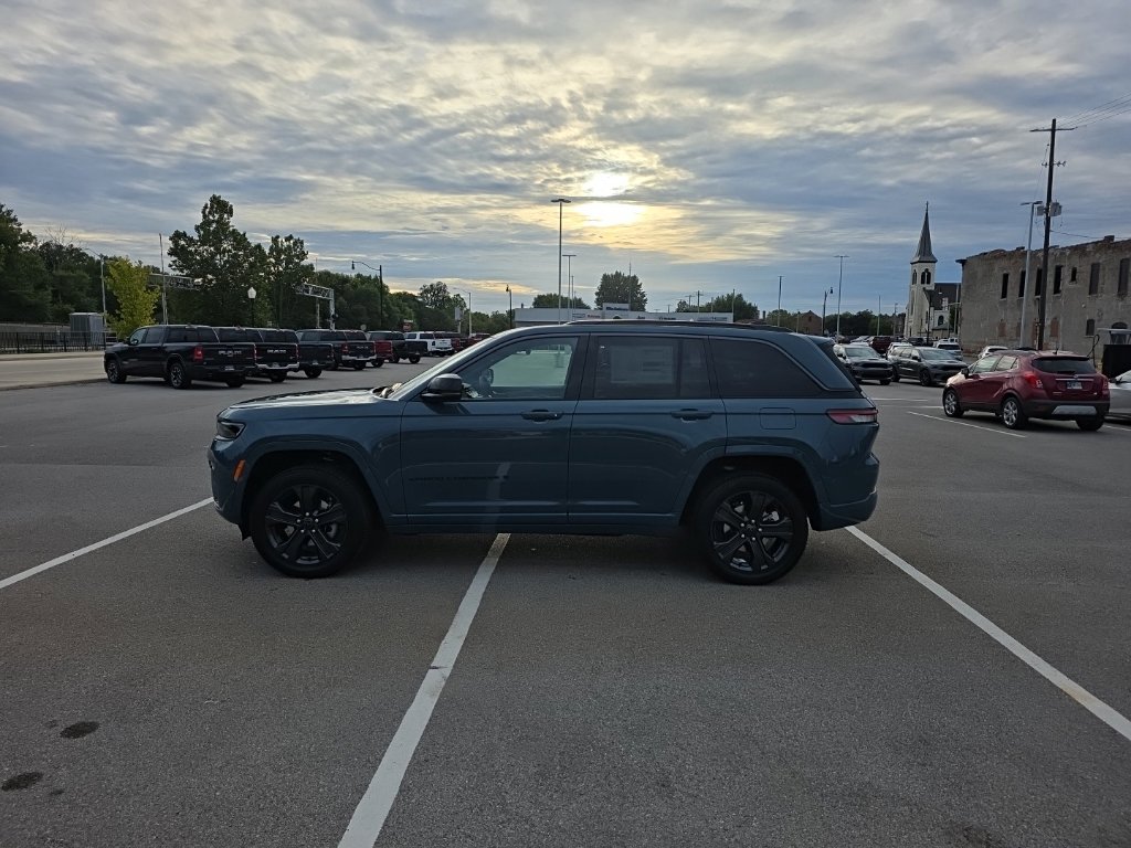 New 2027 Jeep Grand Cherokee 2 Row LIMITED 4X4 Sport Utility