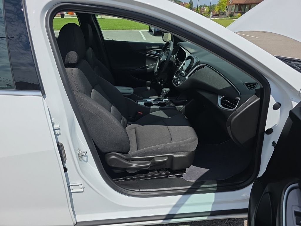 2024 Chevrolet Malibu 1LT - Photo 18