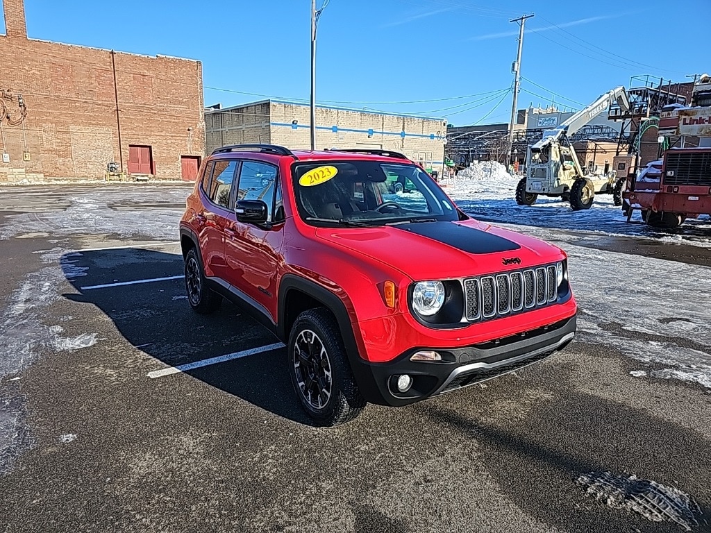 Used 2023 Jeep Renegade Latitude SUV