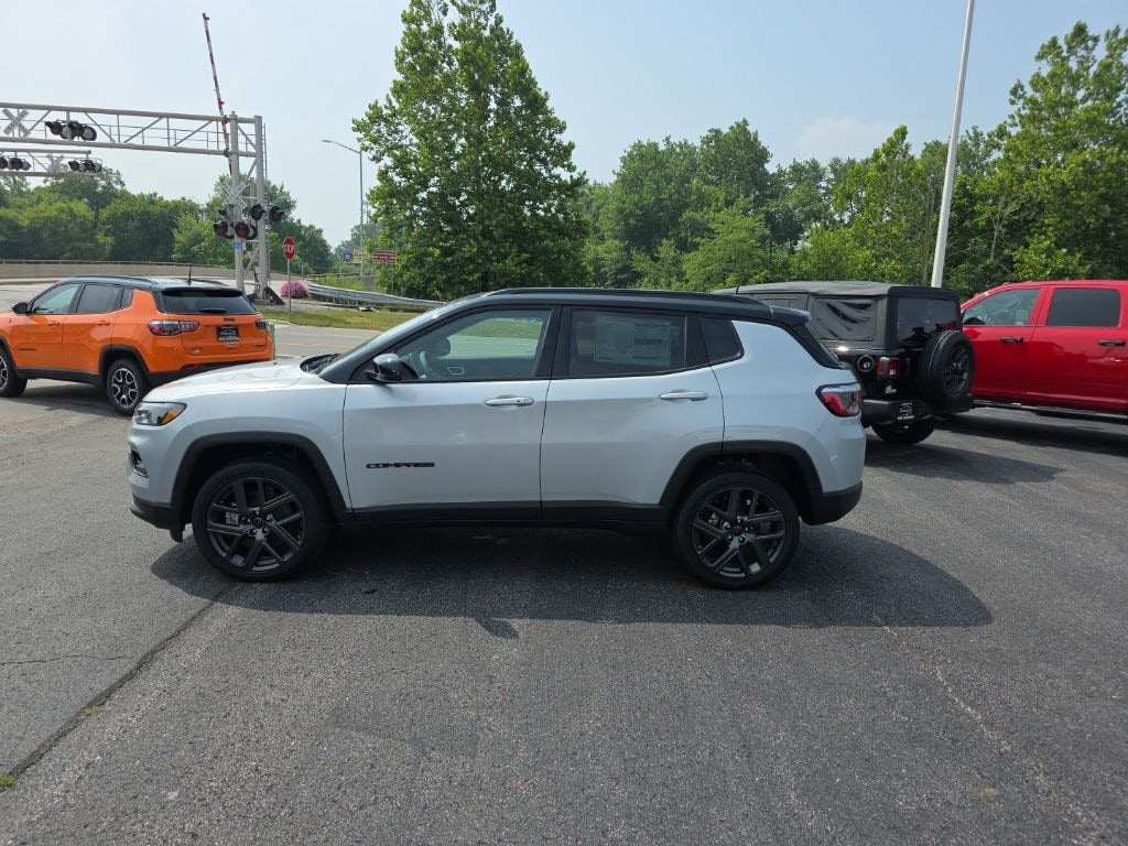 New 2026 Jeep Compass LIMITED ALTITUDE 4X4 Sport Utility