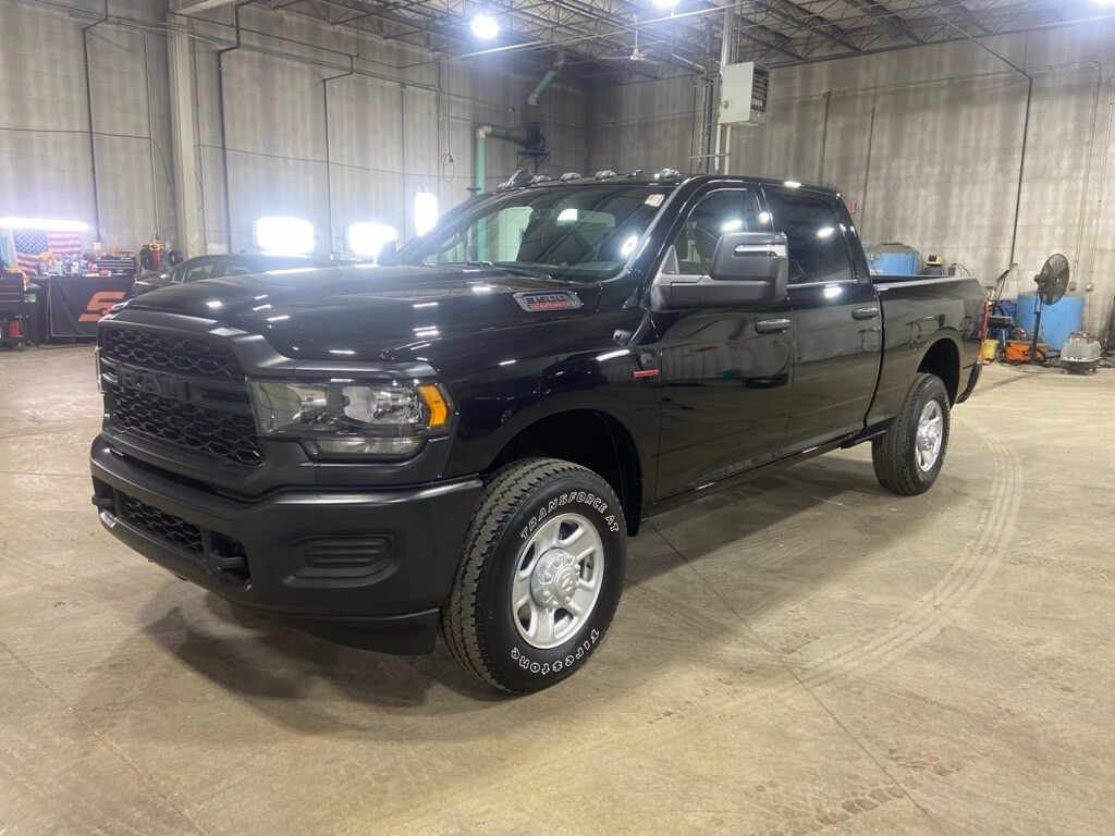 Diamond Black Crystal Pearlcoat New 2024 Ram 3500 TRADESMAN CREW CAB 4X4 6'4 BOX For Sale