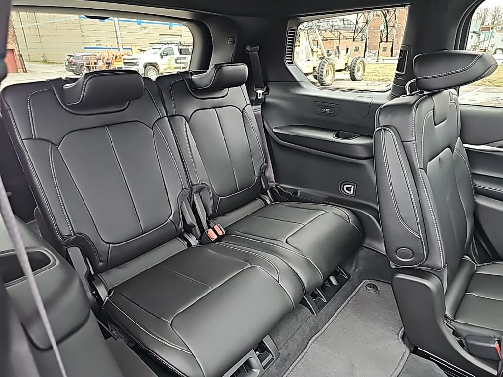 2025 Jeep Grand Cherokee L Limited - Photo 17