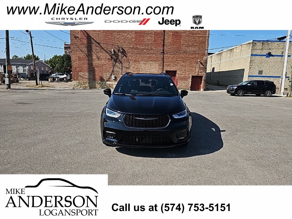 2026 Chrysler Pacifica Passenger Van 