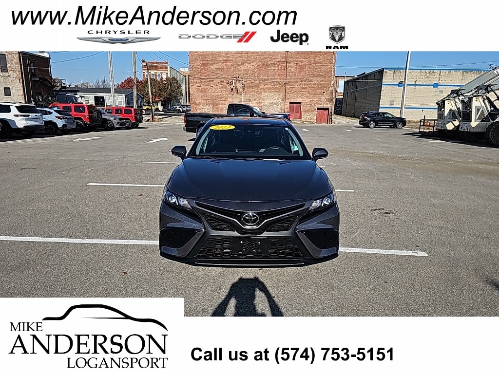 2024 Toyota Camry SE's photo