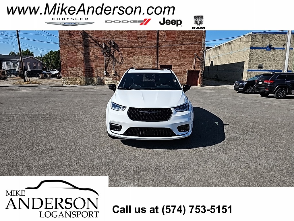 2026 Chrysler Pacifica Passenger Van 