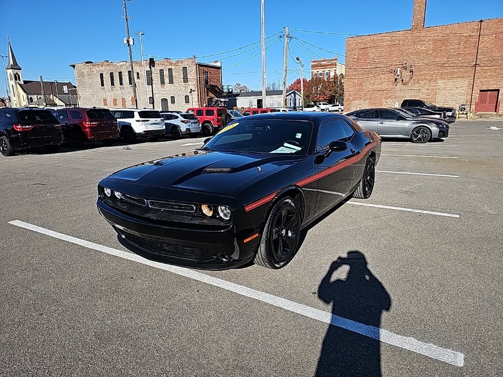 Used 2016 Dodge Challenger SXT Coupe