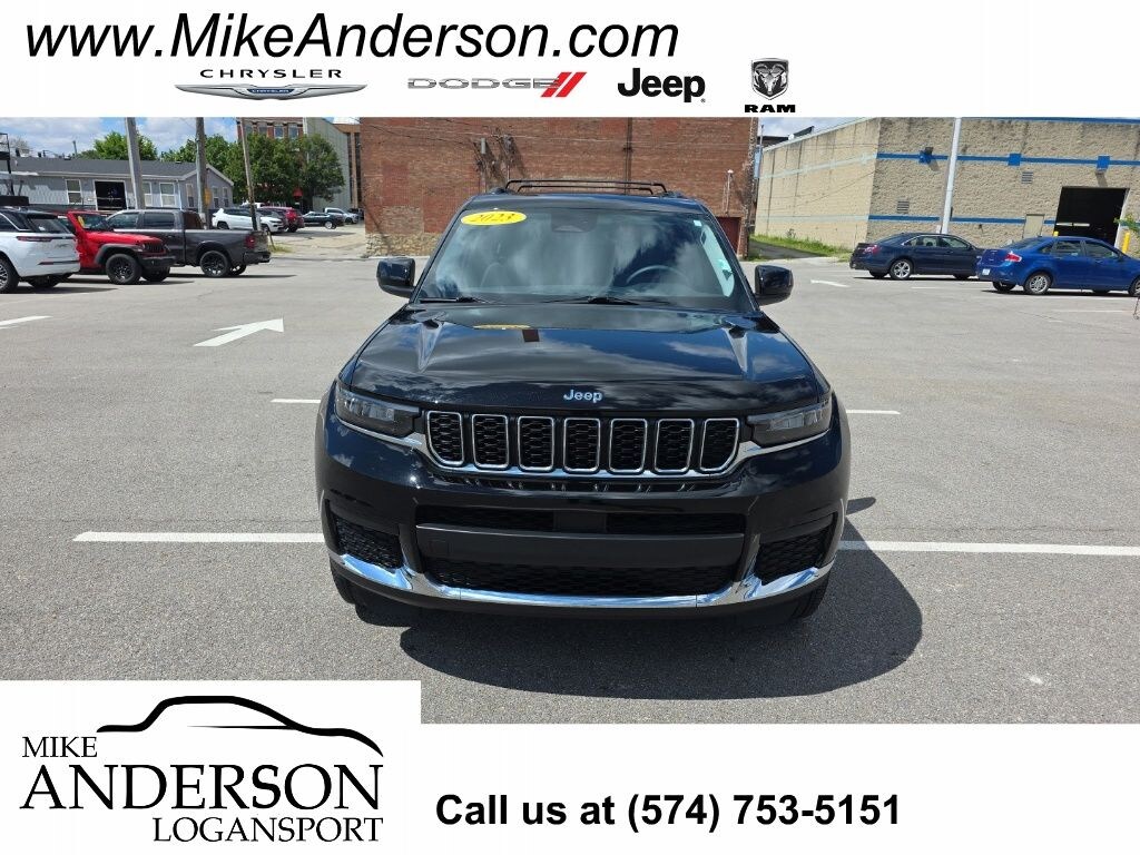 Used 2023 Jeep Grand Cherokee L Laredo SUV