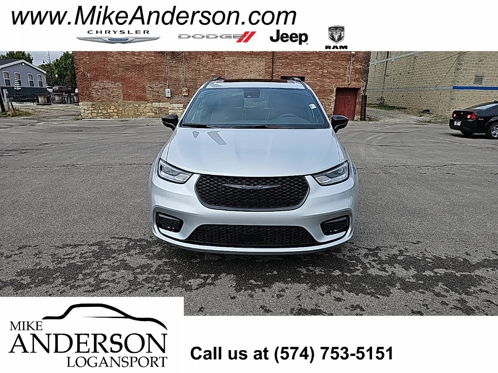 2026 Chrysler Pacifica Passenger Van 