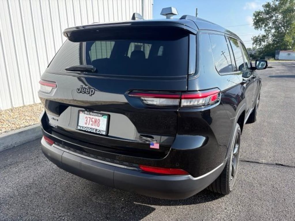 Used 2023 Jeep Grand Cherokee Altitude SUV