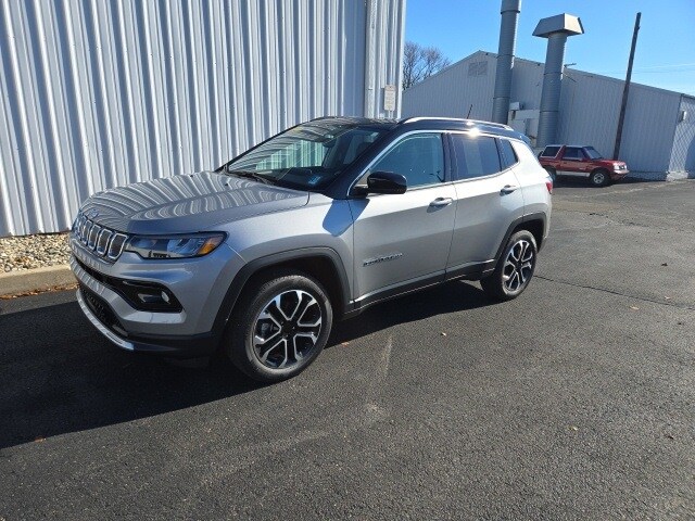 2022 Jeep Compass Limited photo 2