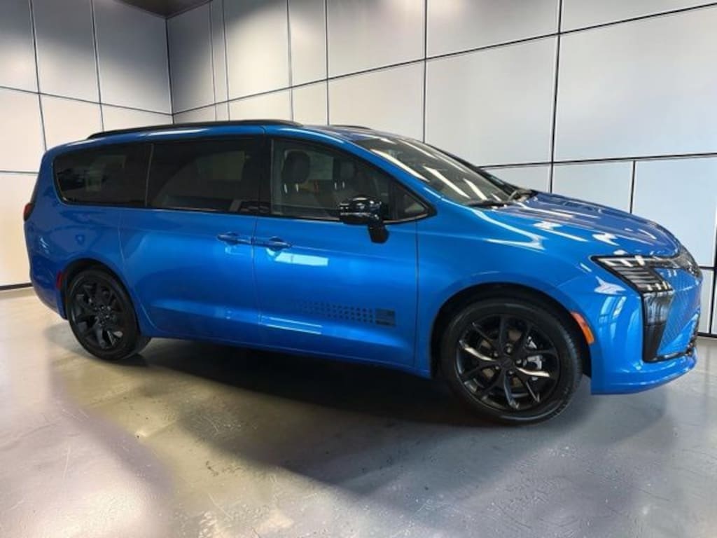 New 2027 Chrysler Pacifica SELECT Passenger Van