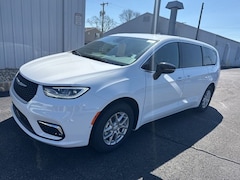 2026 Chrysler Pacifica SELECT Passenger Van