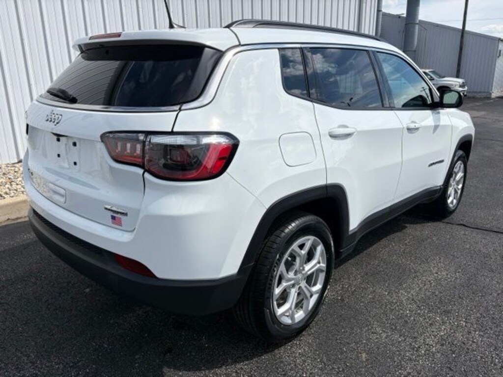 Used 2024 Jeep Compass Latitude SUV