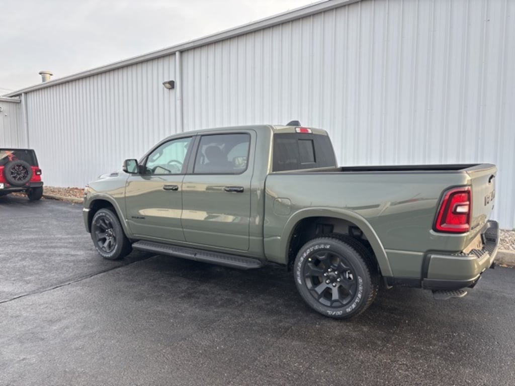 New 2026 Ram 1500 BIG HORN CREW CAB 4X4 5'7 BOX Pickup