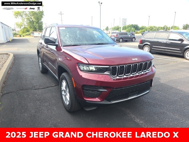 2025 Jeep Grand Cherokee LAREDO X 4X4