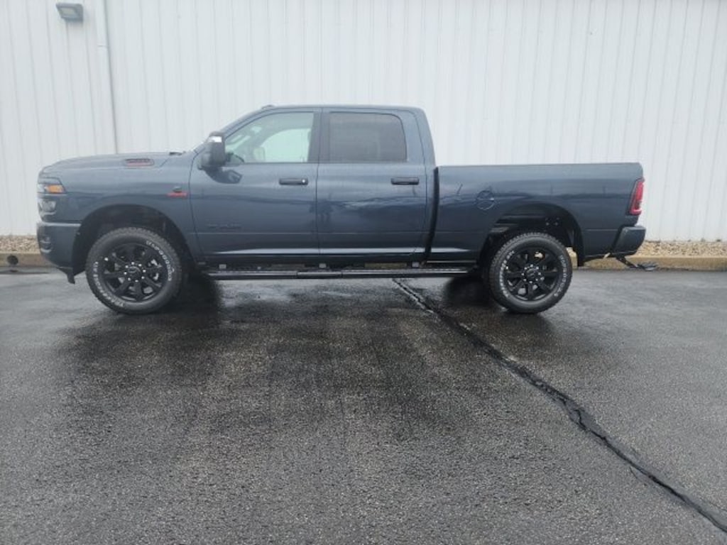 New 2026 Ram 2500 BIG HORN CREW CAB 4X4 6'4 BOX Pickup