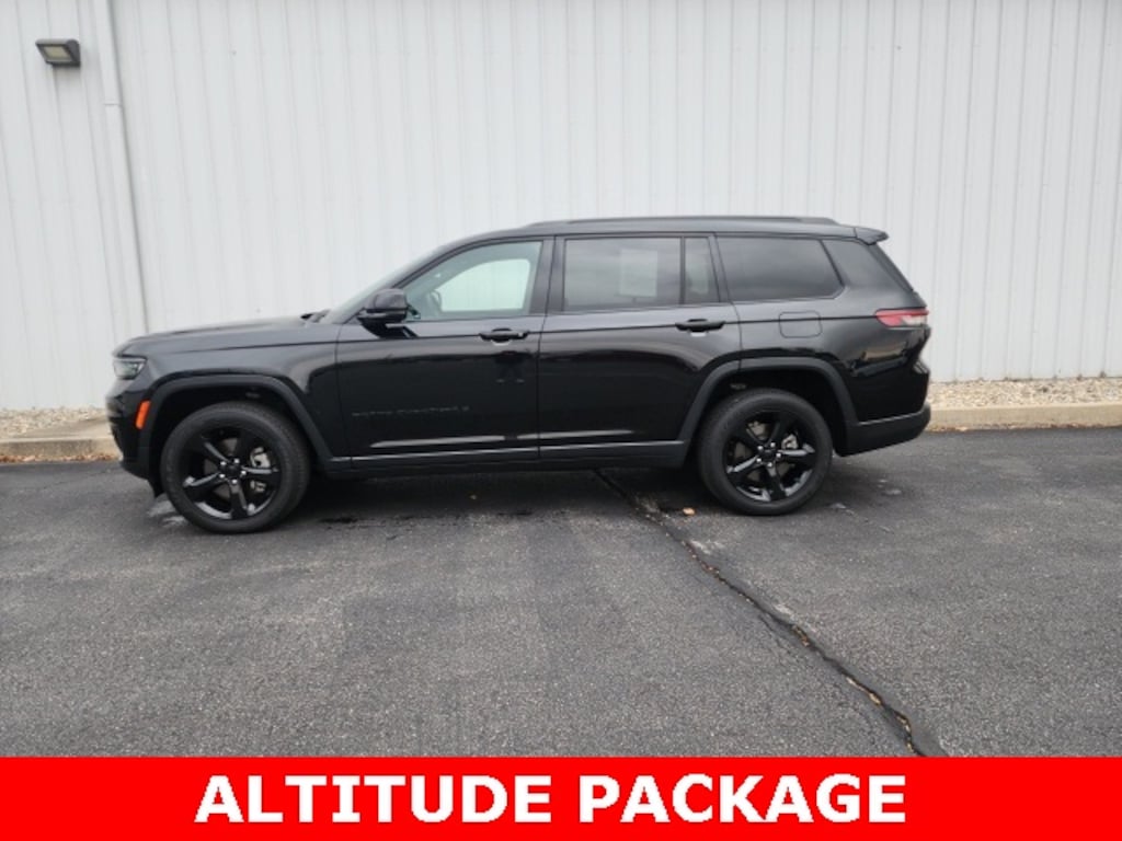 Used 2023 Jeep Grand Cherokee Altitude SUV