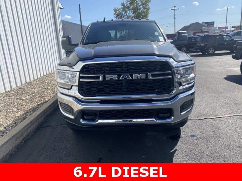 Granite Crystal Metallic Clearcoat New 2024 Ram 3500 TRADESMAN CREW CAB 4X4 6'4 BOX For Sale