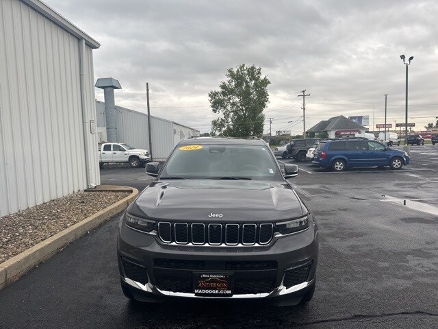 2024 Jeep Grand Cherokee Limited photo 2
