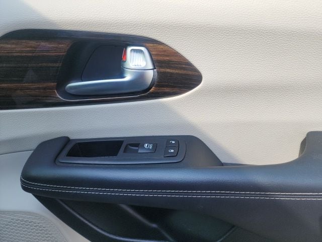2023 Chrysler Pacifica Limited - Photo 15